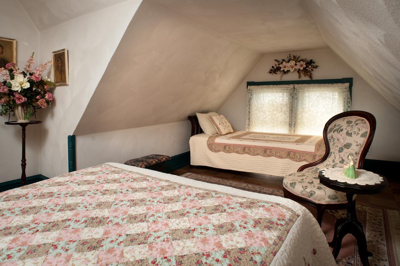 The Historic Morris Harvey House Bed and Breakfast Fayetteville Δωμάτιο φωτογραφία