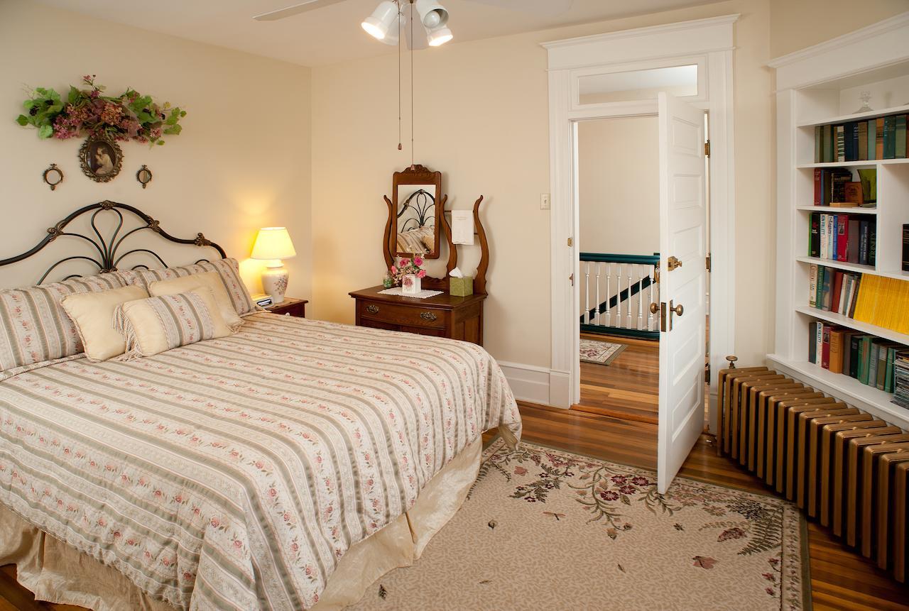 The Historic Morris Harvey House Bed and Breakfast Fayetteville Δωμάτιο φωτογραφία