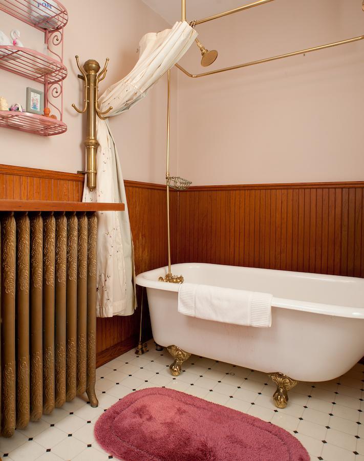 The Historic Morris Harvey House Bed and Breakfast Fayetteville Δωμάτιο φωτογραφία